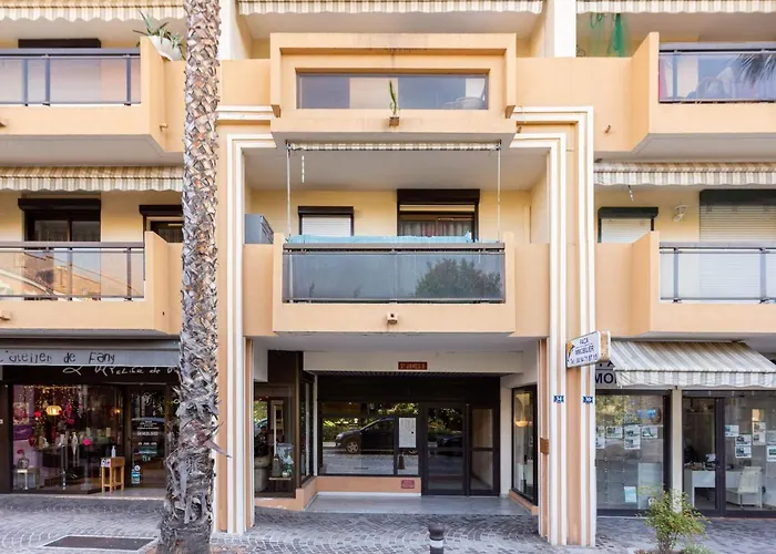 Saint James-12 By Interhome Le Lavandou