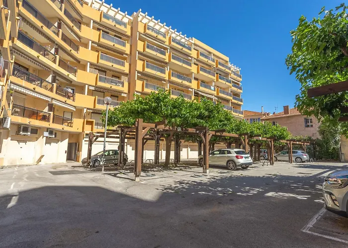 Apartman Saint James-12 By Interhome